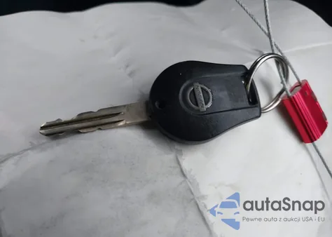 2015 Nissan Versa Note S (Sr)/S Plus/Sl/Sr/Sv z USA, uszkodzony, nr VIN 3N1CE2CP0FL375100